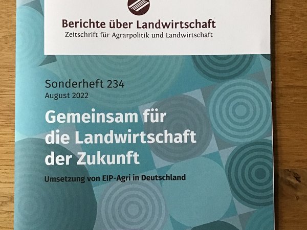 Titelblatt der Broschüre „Gemeinsam für die Landwirtschaft der Zukunft“. 