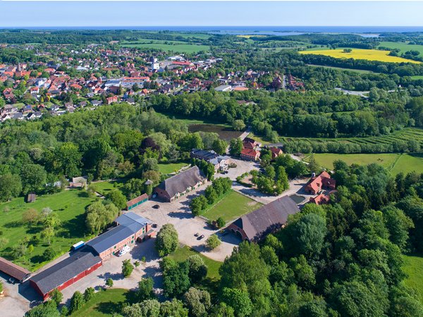 Luftaufnahme des Guts Helmsdorf.